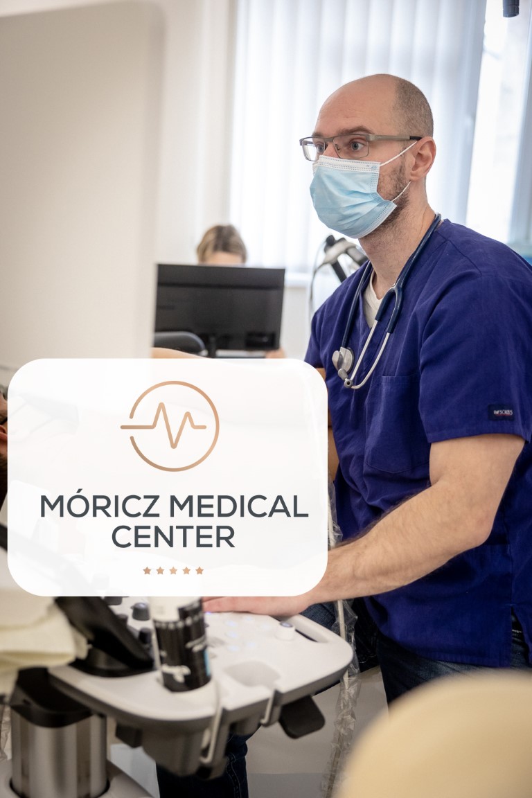 Dr. Ragán Viktor kardiológus szívultrahnagozás közben - Móricz Medical Center 2022