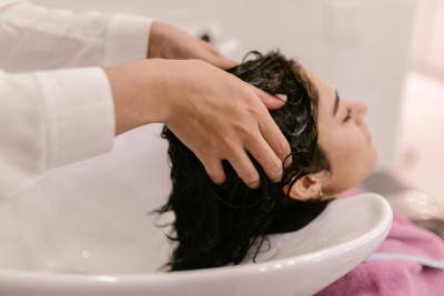 A szeborreás fejbőr kezelése - tippek és trükkök a mindennapokra