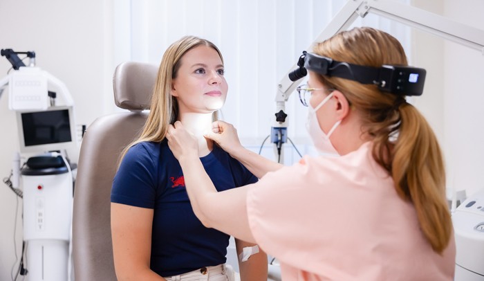 Felnőtt Fül Orr Gégészet