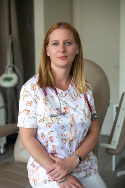 Dr. Bence Zsófia