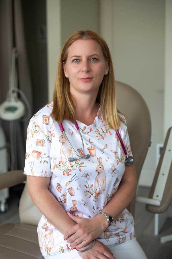 Dr. Bence Zsófia